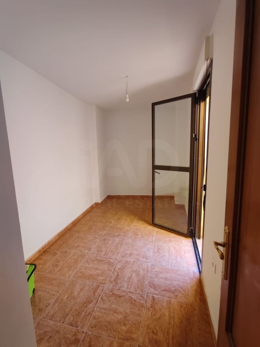 3 slaapkamer Appartement te koop in Cimanes del Tejar - € 54.900 (Ref: 10176221)