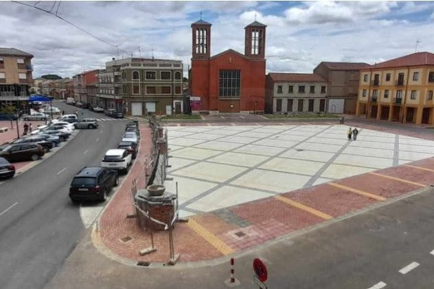 Casa de 6 habitaciones en Veguellina de Orbigo en venta con garaje - 109.900 € (Ref: 10176248)