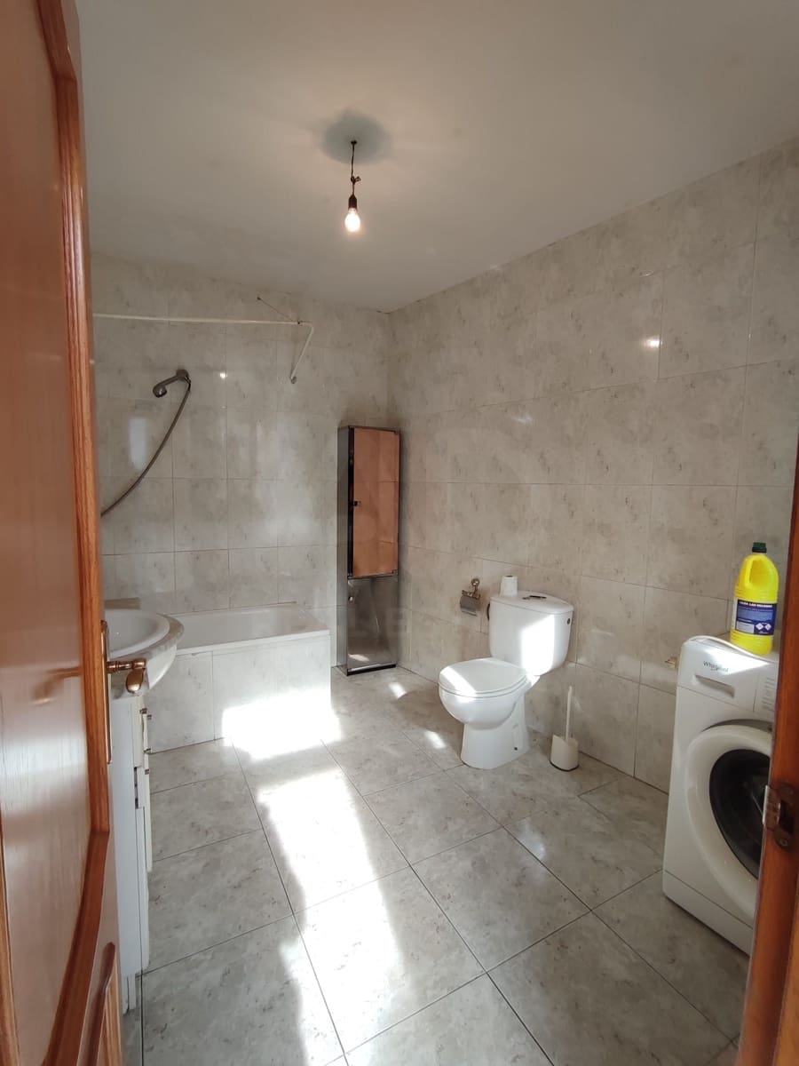 Casa de 6 habitaciones en Veguellina de Orbigo en venta con garaje - 109.900 € (Ref: 10176248)