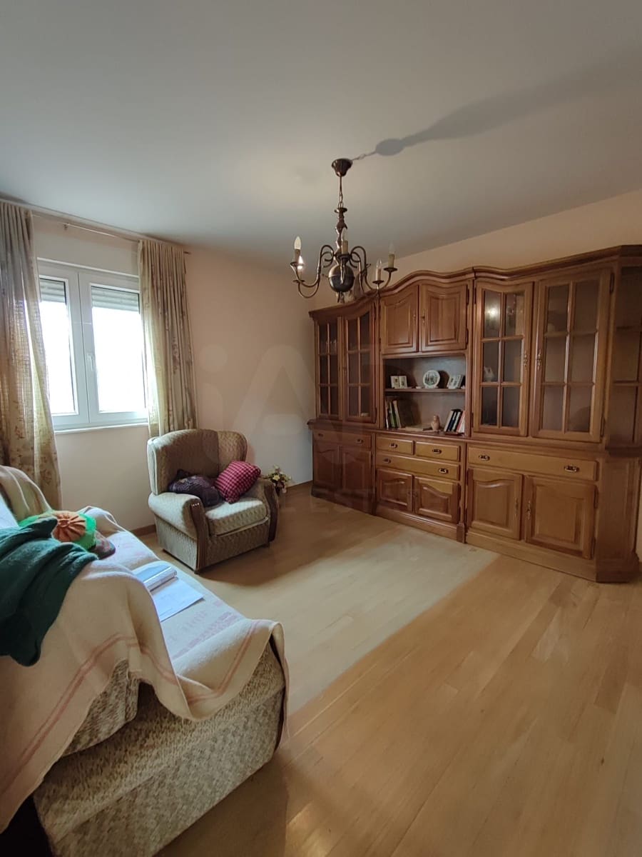 Casa de 6 habitaciones en Veguellina de Orbigo en venta con garaje - 109.900 € (Ref: 10176248)