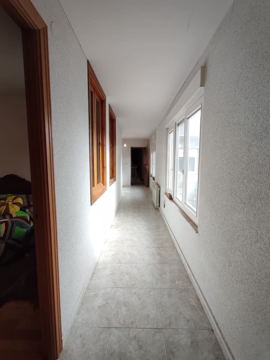Casa de 6 habitaciones en Veguellina de Orbigo en venta con garaje - 109.900 € (Ref: 10176248)
