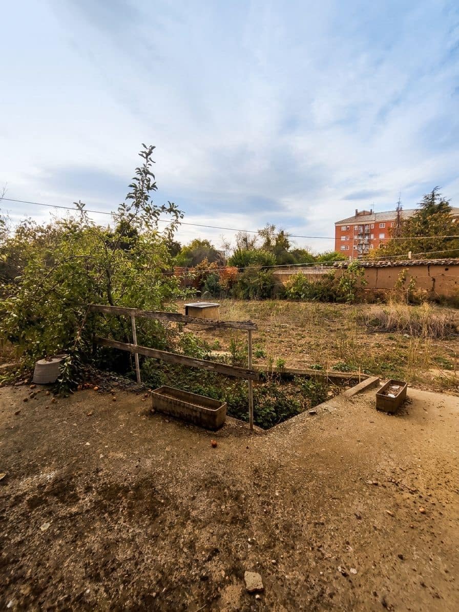 Casa de 6 habitaciones en Veguellina de Orbigo en venta con garaje - 109.900 € (Ref: 10176248)