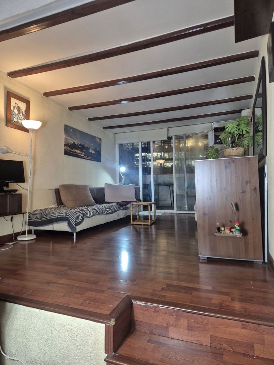 2 soverom Penthouse til salgs i Barcelona by - € 380 000 (Ref: 10177105)