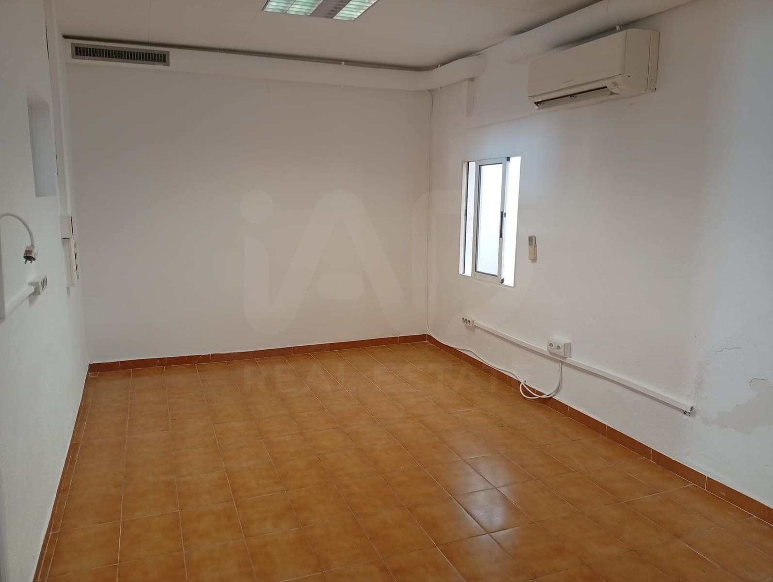 Local Commercial à vendre à L'Aldea - 44 900 € (Ref: 10179405)