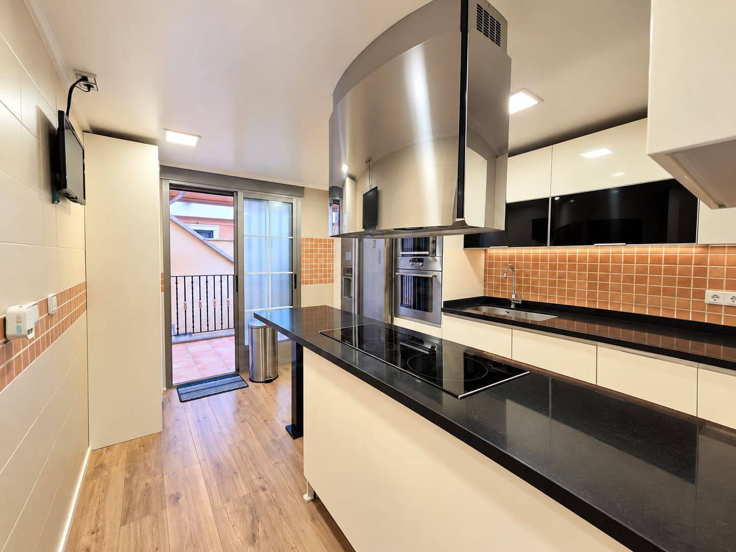 3 quarto Moradia em Banda para venda em Beniajan com piscina garagem - 295 000 € (Ref: 10179507)