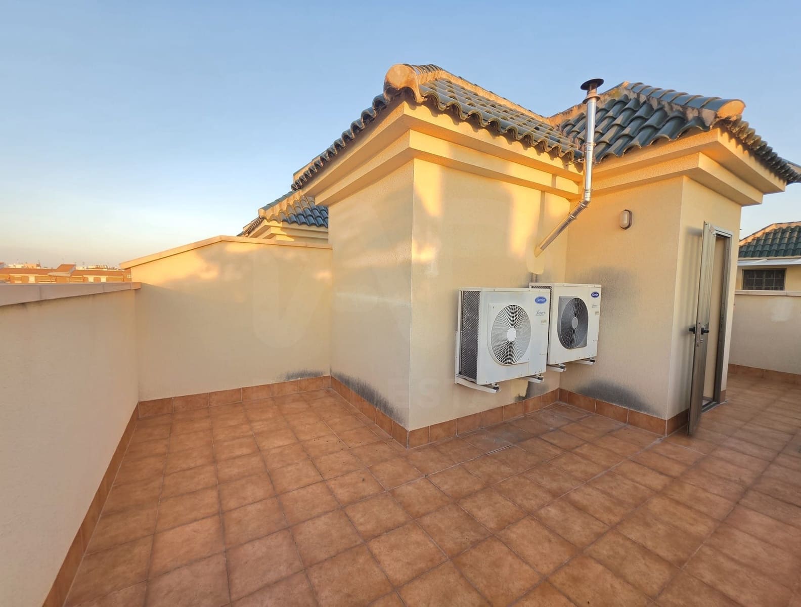 3 quarto Moradia em Banda para venda em Beniajan com piscina garagem - 295 000 € (Ref: 10179507)