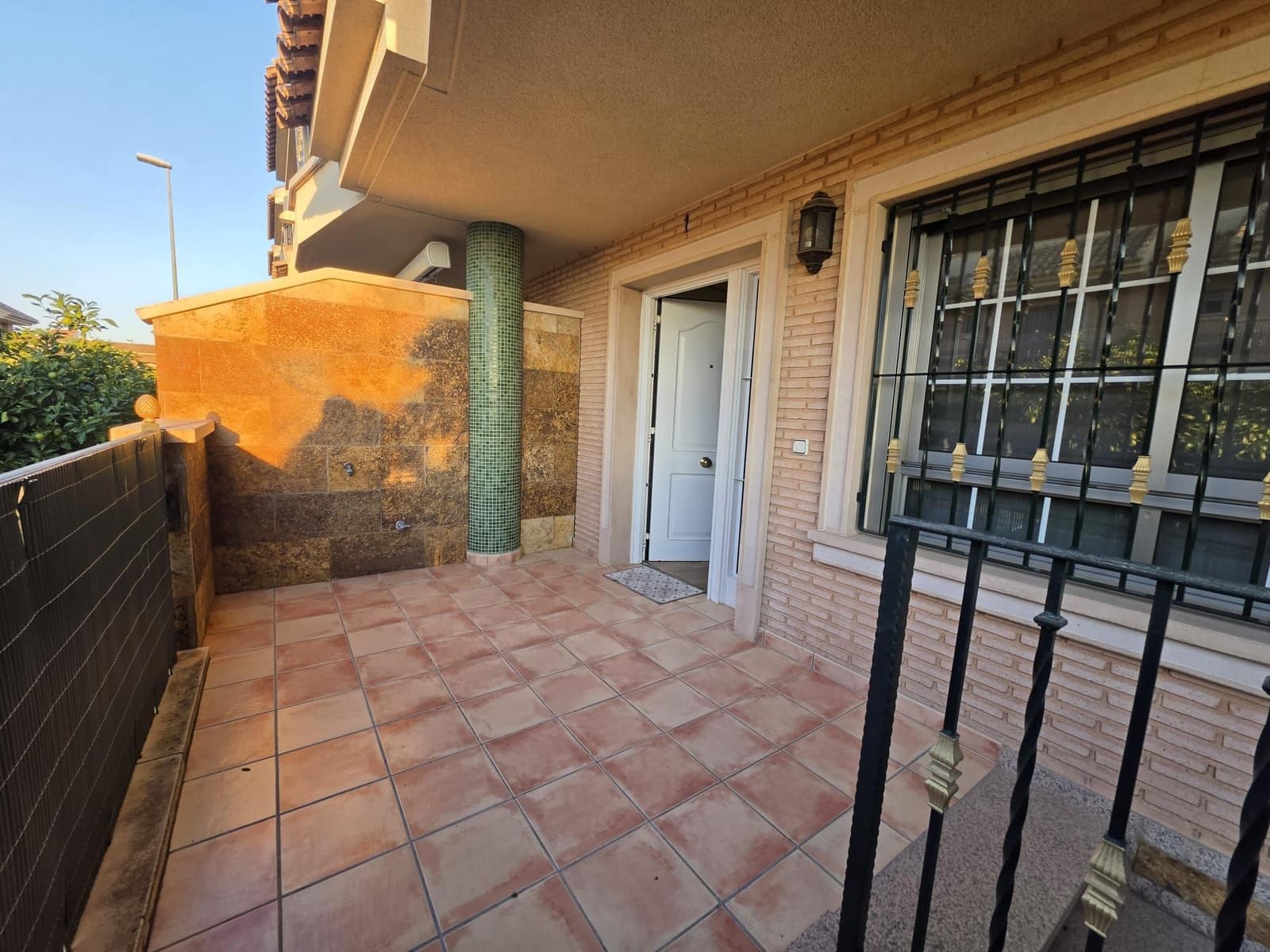 3 quarto Moradia em Banda para venda em Beniajan com piscina garagem - 295 000 € (Ref: 10179507)