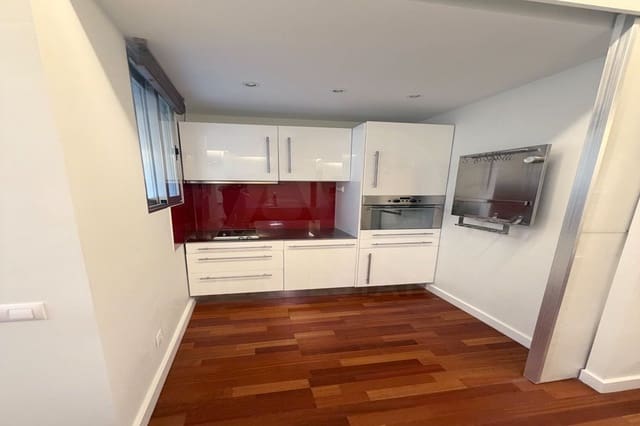 1 soveværelse Lejlighed til salg i Hispanoamérica, Madrid by med garage - € 550.000 (Ref: 10179509)
