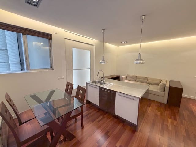 1 soveværelse Lejlighed til salg i Hispanoamérica, Madrid by med garage - € 550.000 (Ref: 10179509)