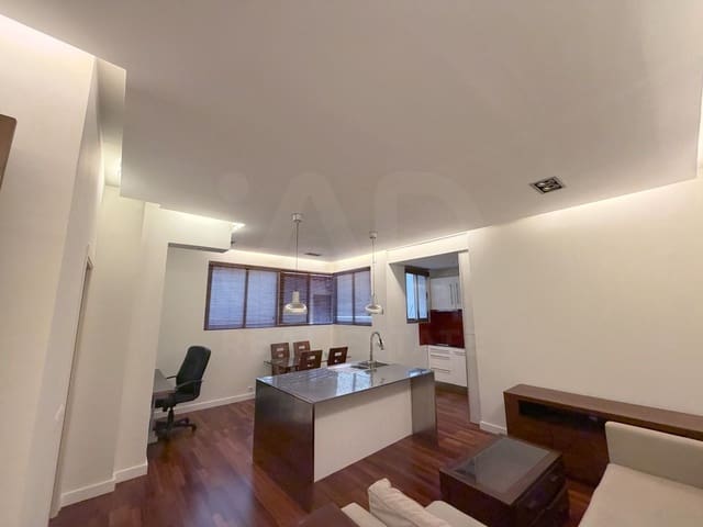 1 soveværelse Lejlighed til salg i Hispanoamérica, Madrid by med garage - € 550.000 (Ref: 10179509)