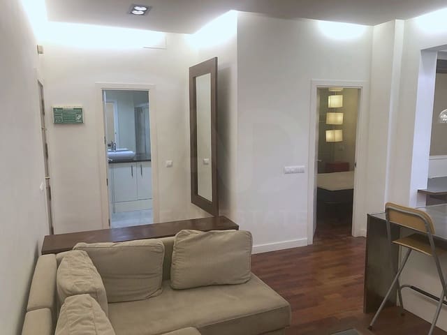 1 soveværelse Lejlighed til salg i Hispanoamérica, Madrid by med garage - € 550.000 (Ref: 10179509)