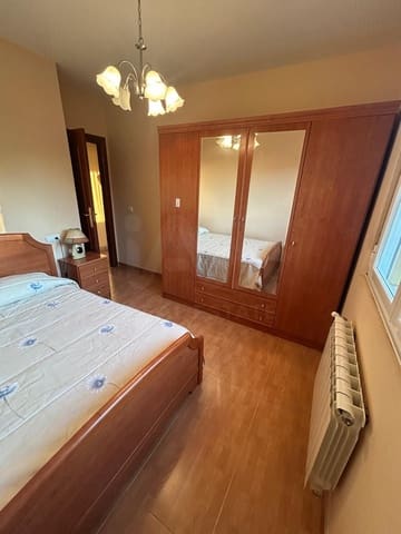 3 camera da letto Villa in vendita in Roperuelos del Páramo con garage - 75.000 € (Rif: 10179510)