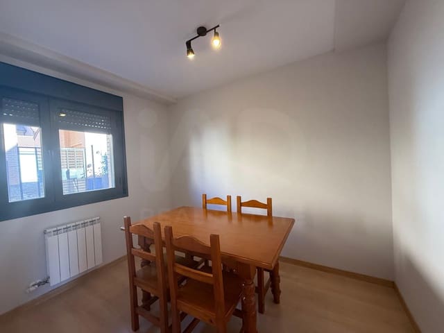 4 slaapkamer Rijtjeshuis te koop in Garrafe de Torío met garage - € 190.000 (Ref: 10179738)