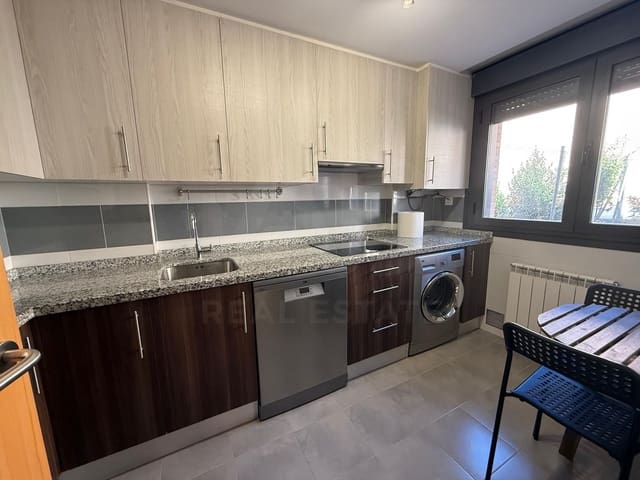 4 slaapkamer Rijtjeshuis te koop in Garrafe de Torío met garage - € 190.000 (Ref: 10179738)