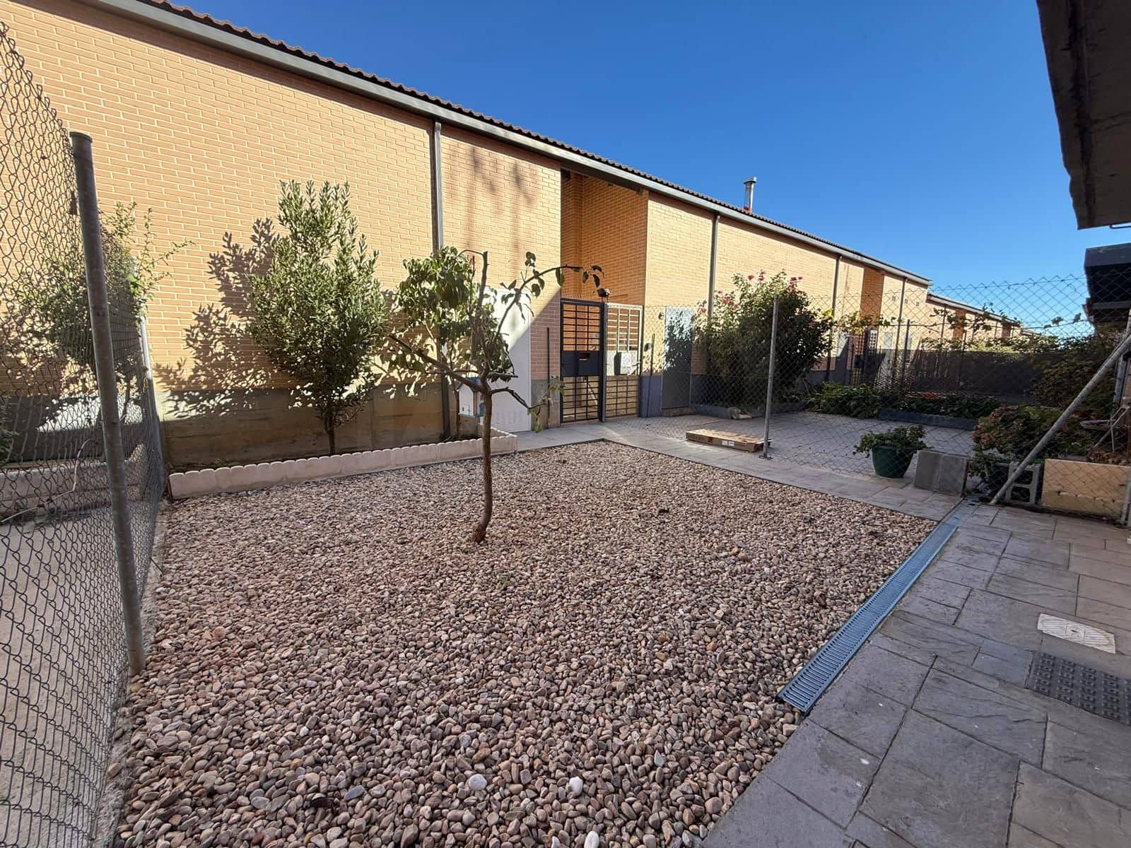 4 slaapkamer Rijtjeshuis te koop in Garrafe de Torio met garage - € 190.000 (Ref: 10179738)