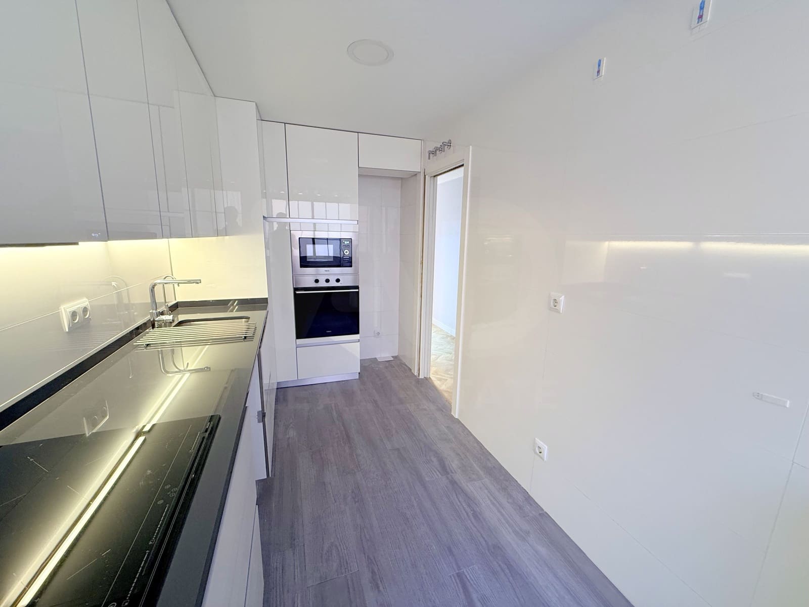 3 soverom Leilighet til leie i Mostoles med svømmebasseng garasje - € 1 450 (Ref: 10179756)