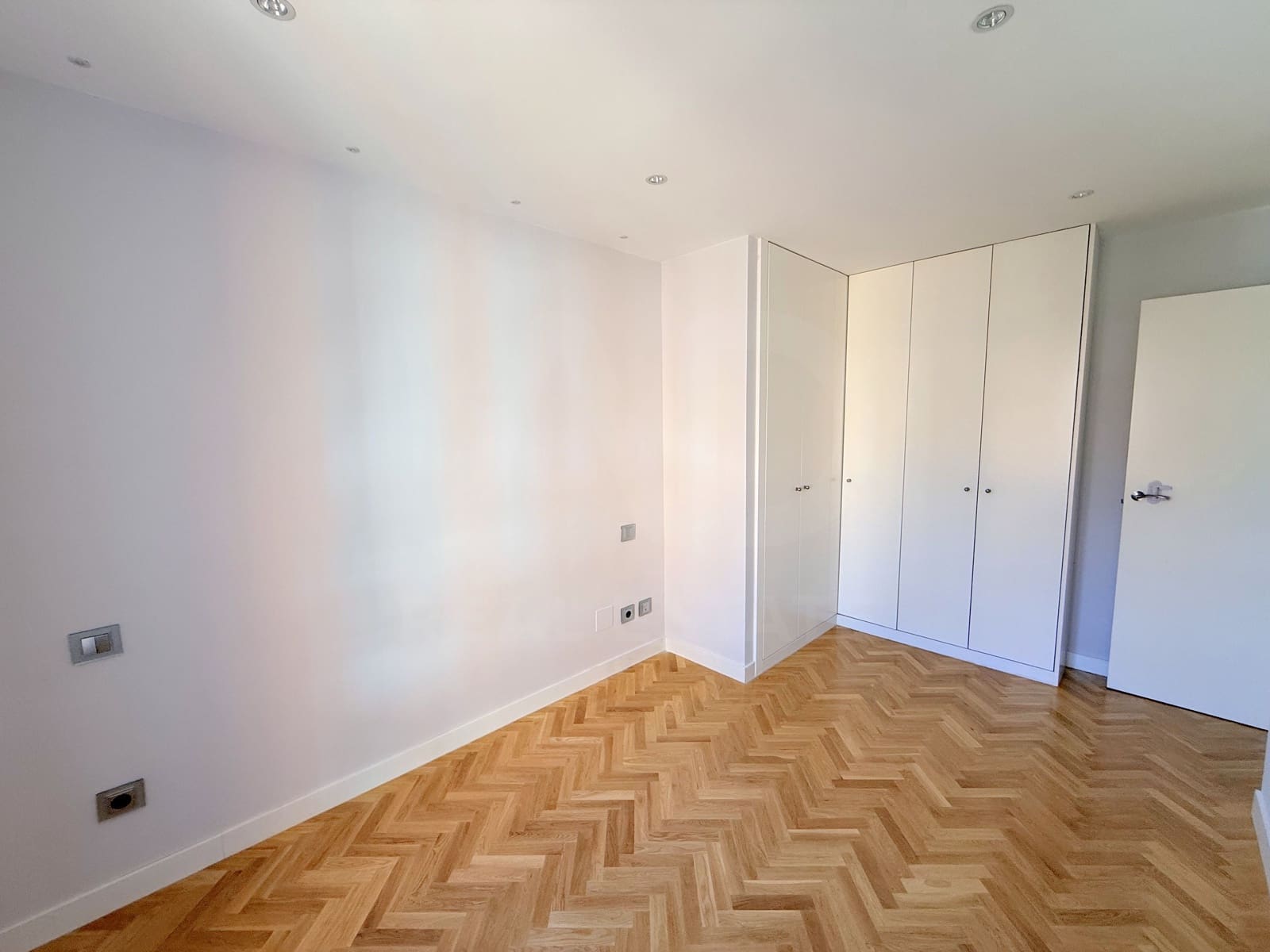 3 soverom Leilighet til leie i Mostoles med svømmebasseng garasje - € 1 450 (Ref: 10179756)