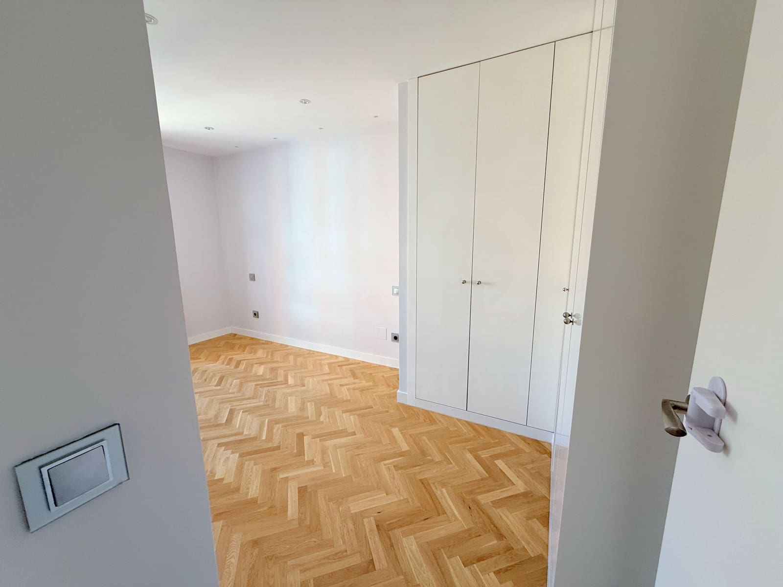 3 soverom Leilighet til leie i Mostoles med svømmebasseng garasje - € 1 450 (Ref: 10179756)