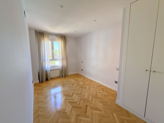 3 soverom Leilighet til leie i Móstoles med svømmebasseng garasje - € 1 450 (Ref: 10179756)