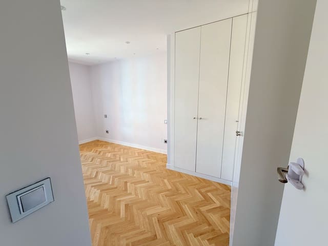 3 soverom Leilighet til leie i Móstoles med svømmebasseng garasje - € 1 450 (Ref: 10179756)