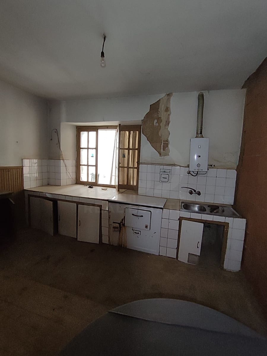 6 bedroom Townhouse for sale in Valderrey - € 49,900 (Ref: 10179757)
