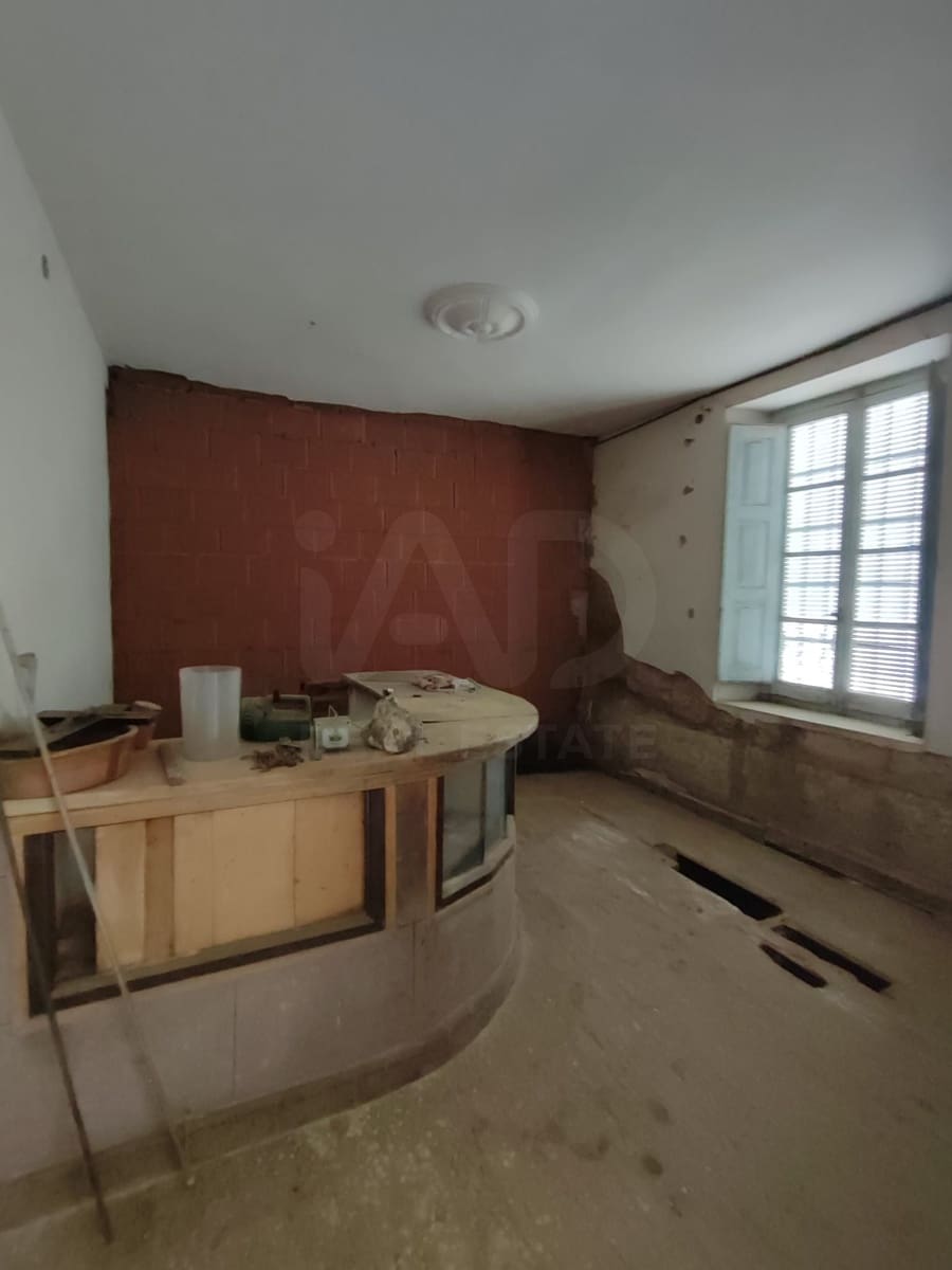 6 bedroom Townhouse for sale in Valderrey - € 49,900 (Ref: 10179757)
