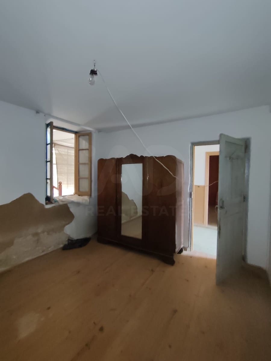 6 bedroom Townhouse for sale in Valderrey - € 49,900 (Ref: 10179757)