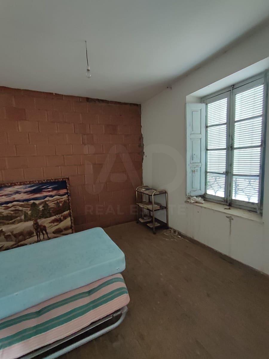 6 bedroom Townhouse for sale in Valderrey - € 49,900 (Ref: 10179757)