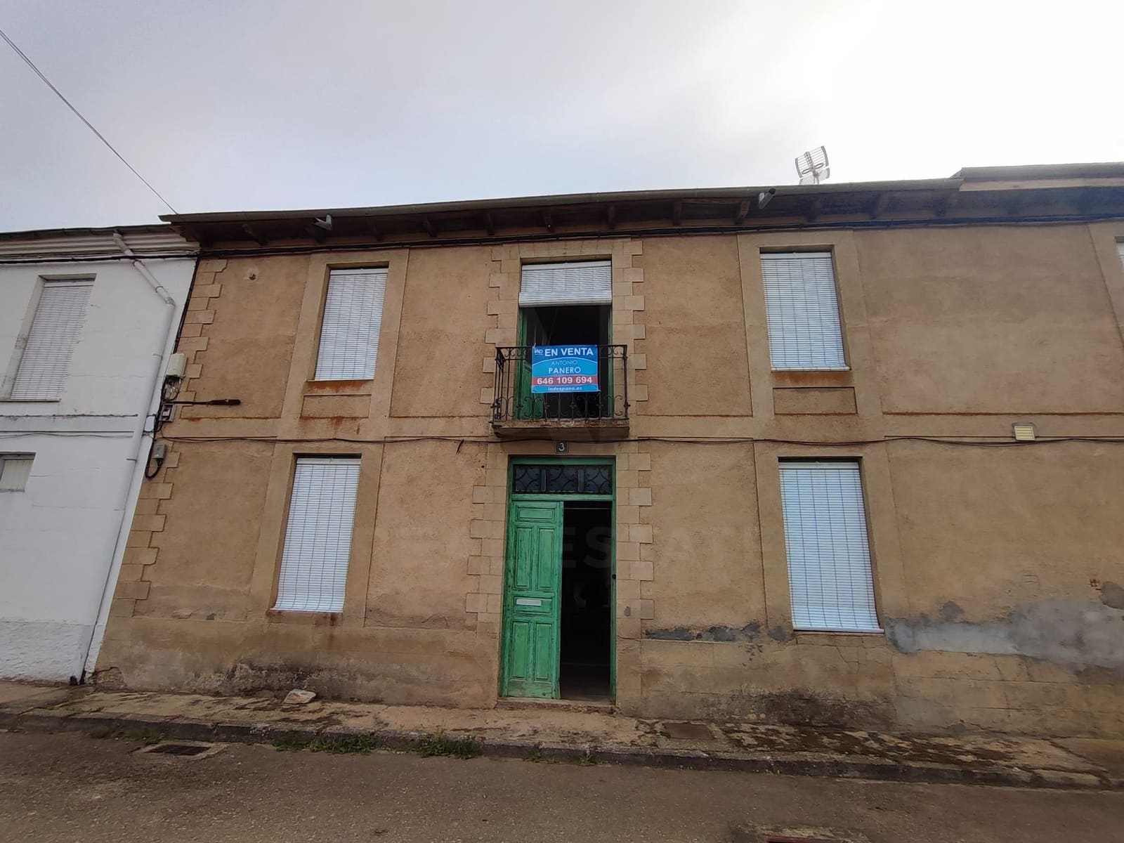 6 bedroom Townhouse for sale in Valderrey - € 49,900 (Ref: 10179757)