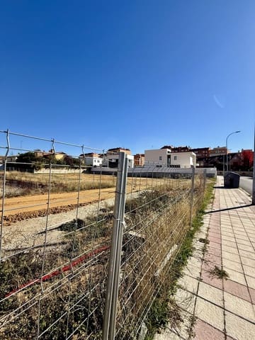 Tomt till salu i León stad - 450 000 € (Ref: 10182003)