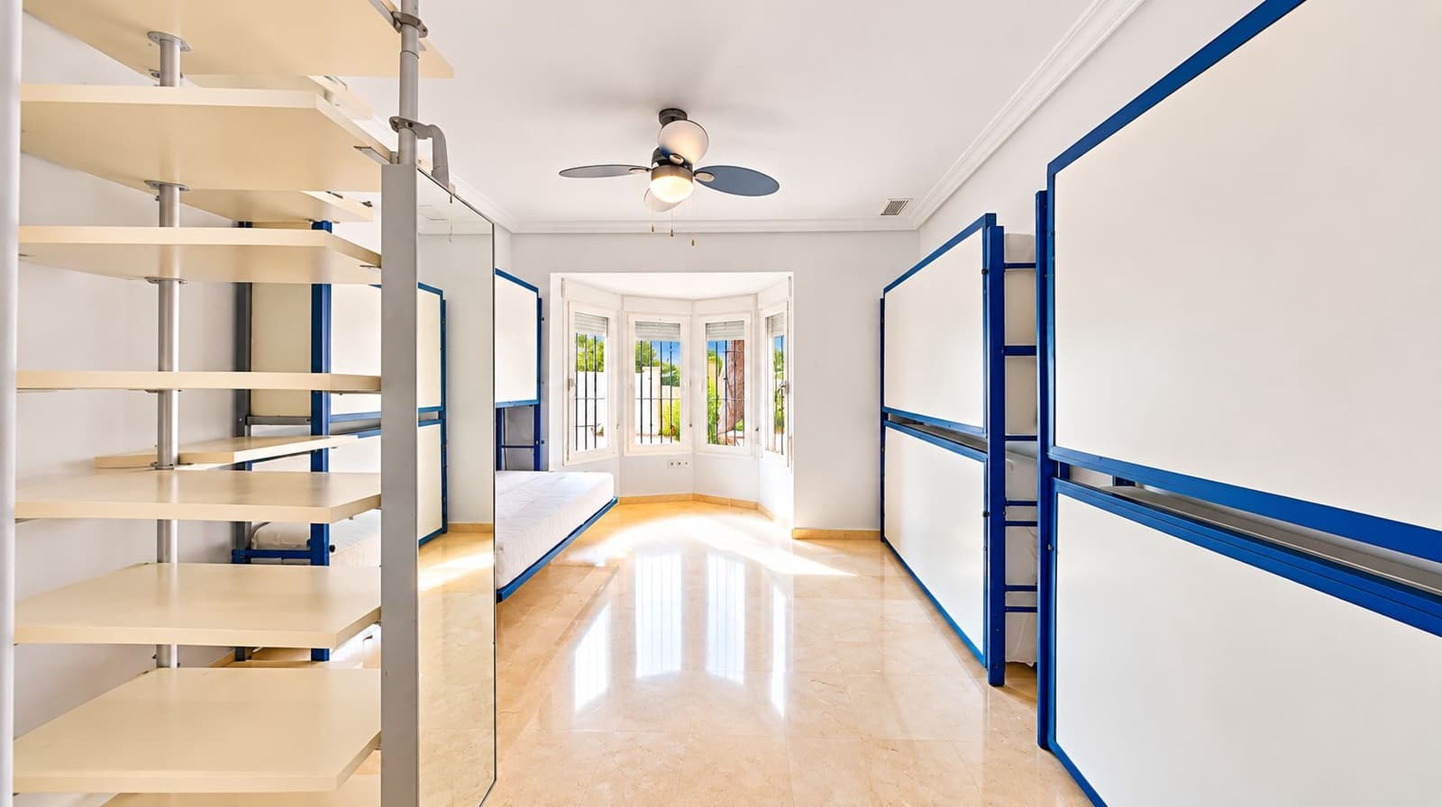 4 Zimmer Haus zu verkaufen in Chiclana de la Frontera mit Pool - 950.000 € (Ref: 10182005)
