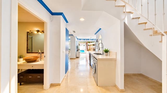 4 soverom Hus til salgs i Chiclana de la Frontera med svømmebasseng - € 950 000 (Ref: 10182005)