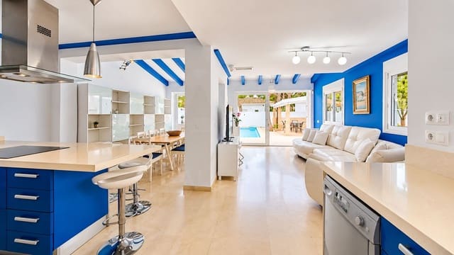 4 soverom Hus til salgs i Chiclana de la Frontera med svømmebasseng - € 950 000 (Ref: 10182005)