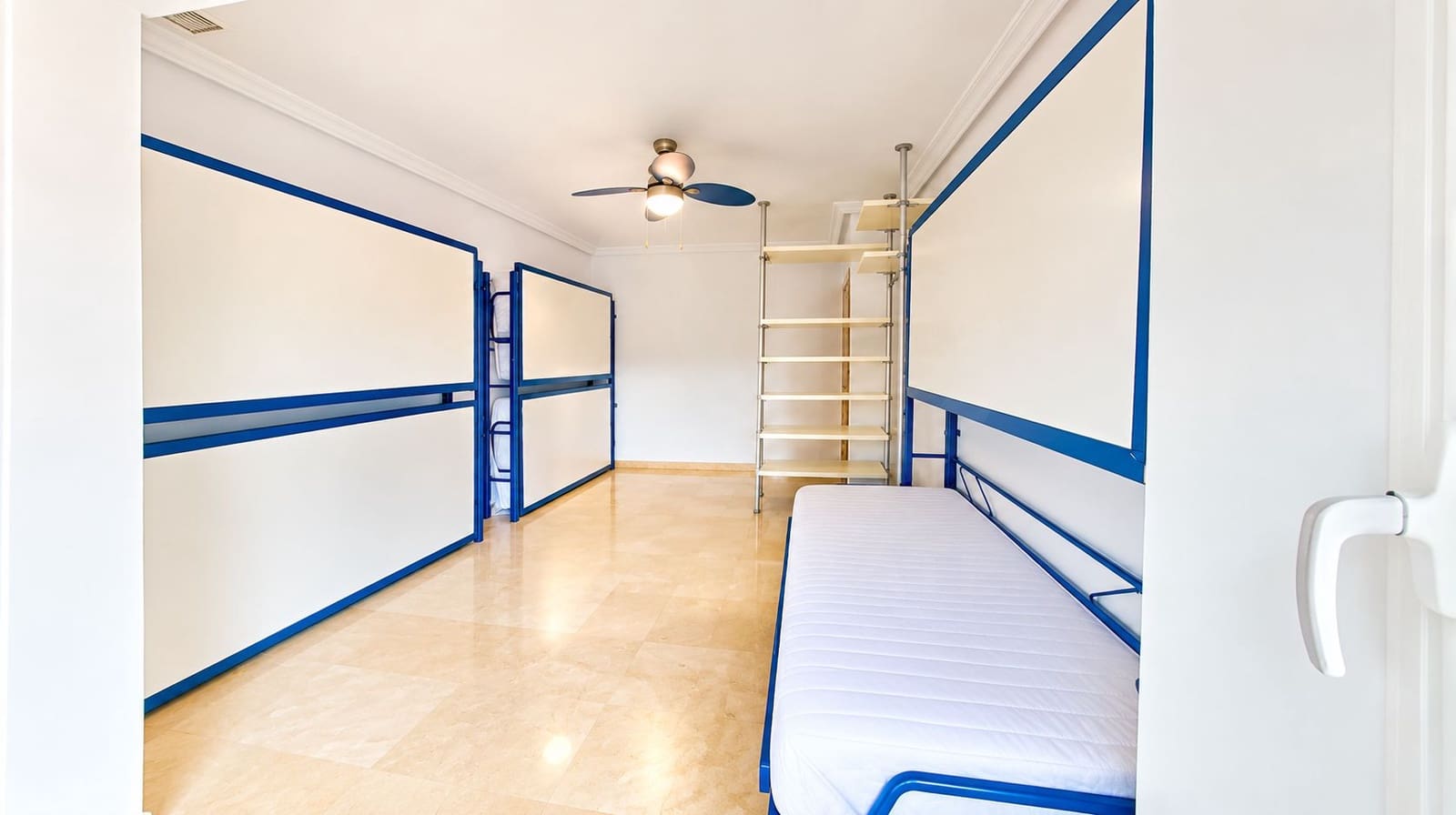 4 Zimmer Haus zu verkaufen in Chiclana de la Frontera mit Pool - 950.000 € (Ref: 10182005)