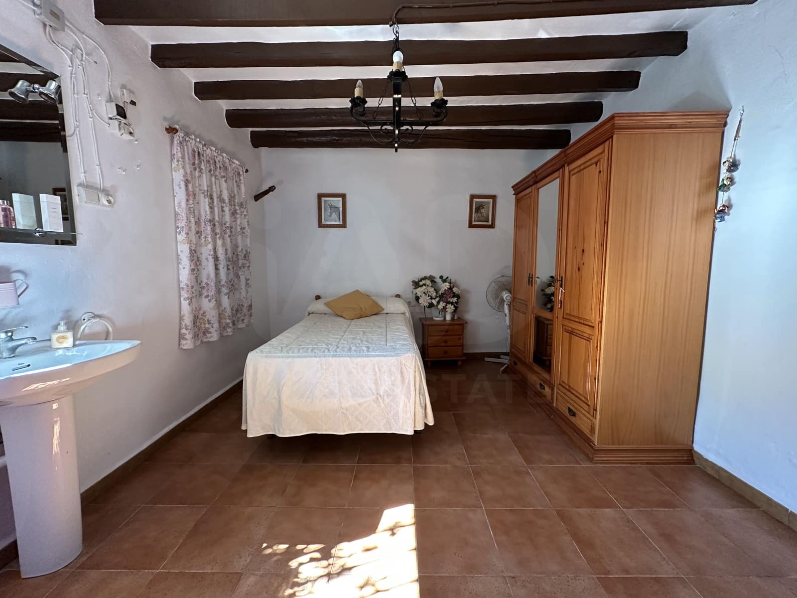 6 bedroom Townhouse for sale in Casabermeja - € 250,000 (Ref: 10182016)