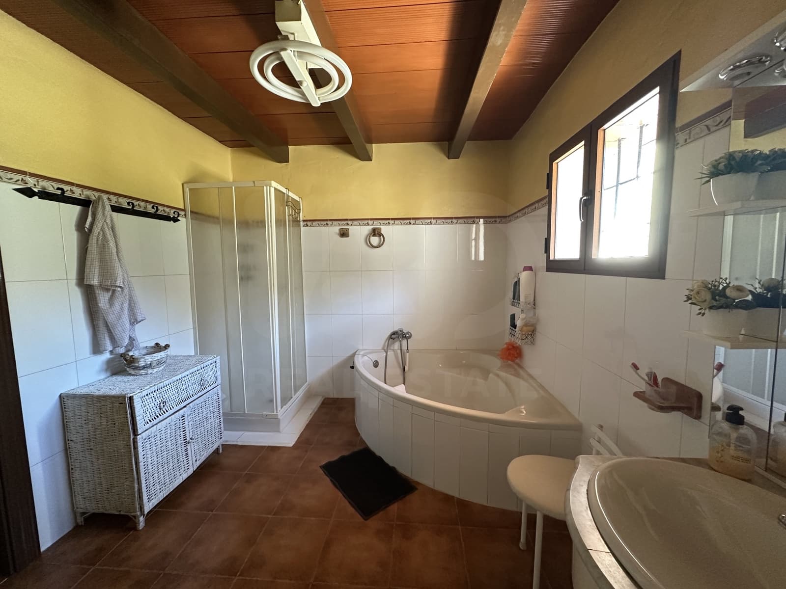 6 bedroom Townhouse for sale in Casabermeja - € 250,000 (Ref: 10182016)