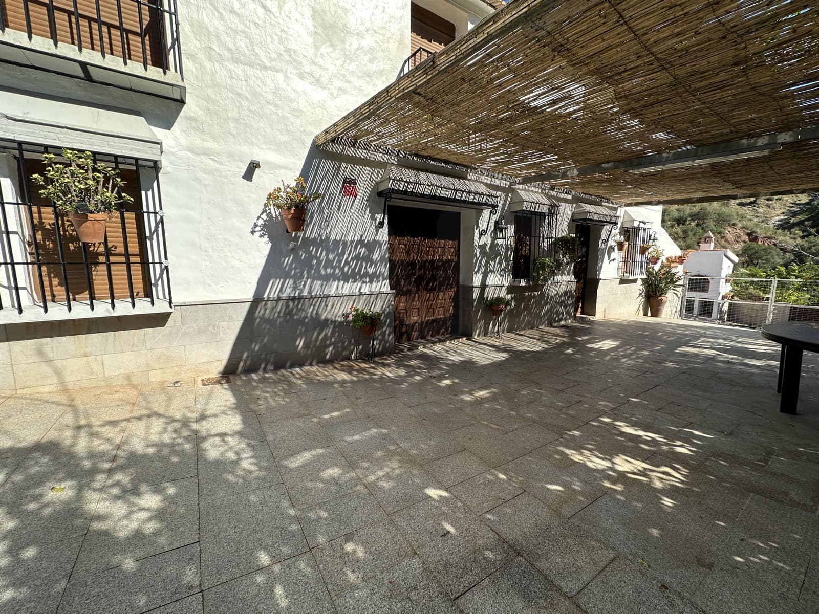 6 bedroom Townhouse for sale in Casabermeja - € 250,000 (Ref: 10182016)
