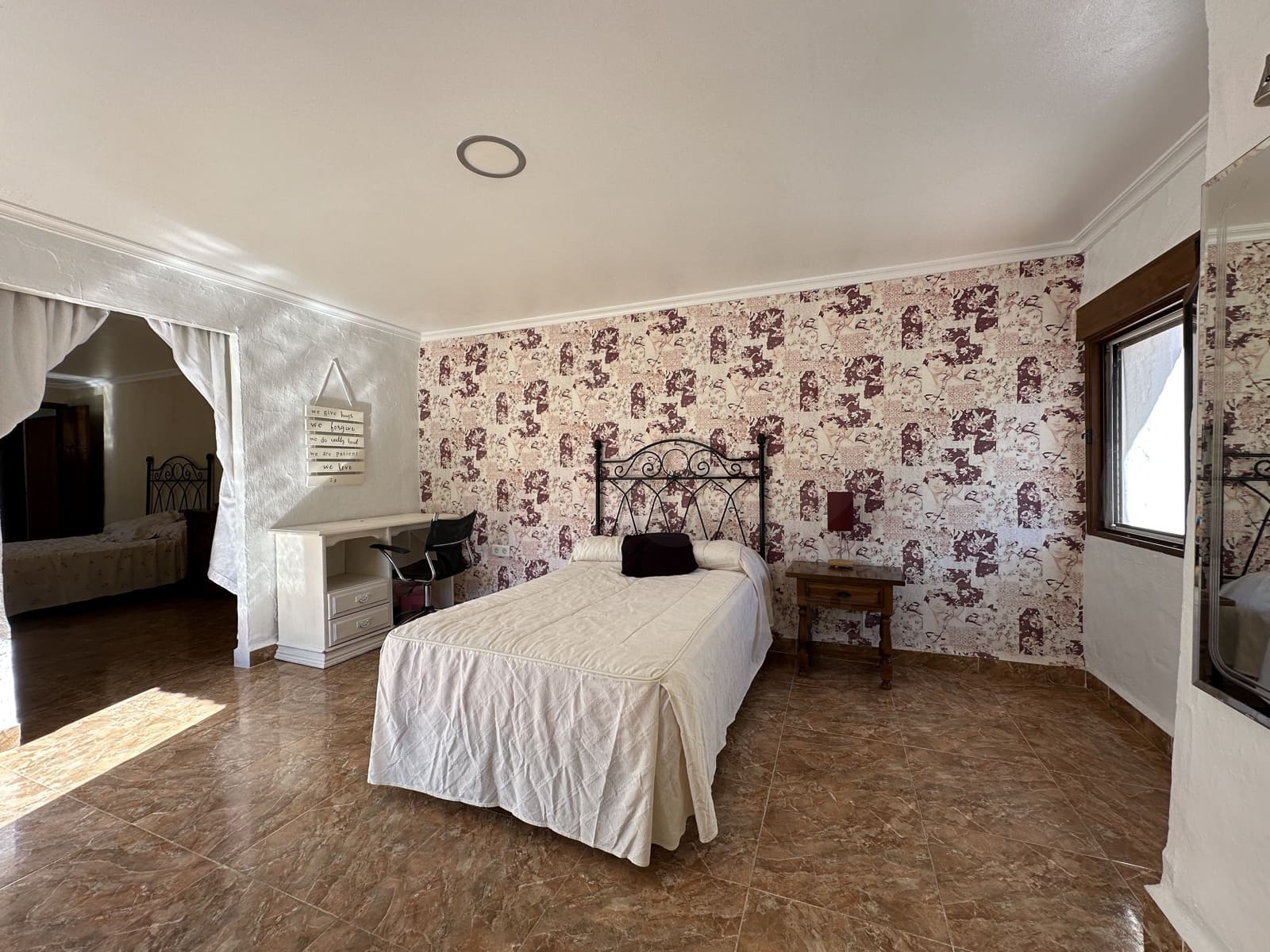 6 bedroom Townhouse for sale in Casabermeja - € 250,000 (Ref: 10182016)