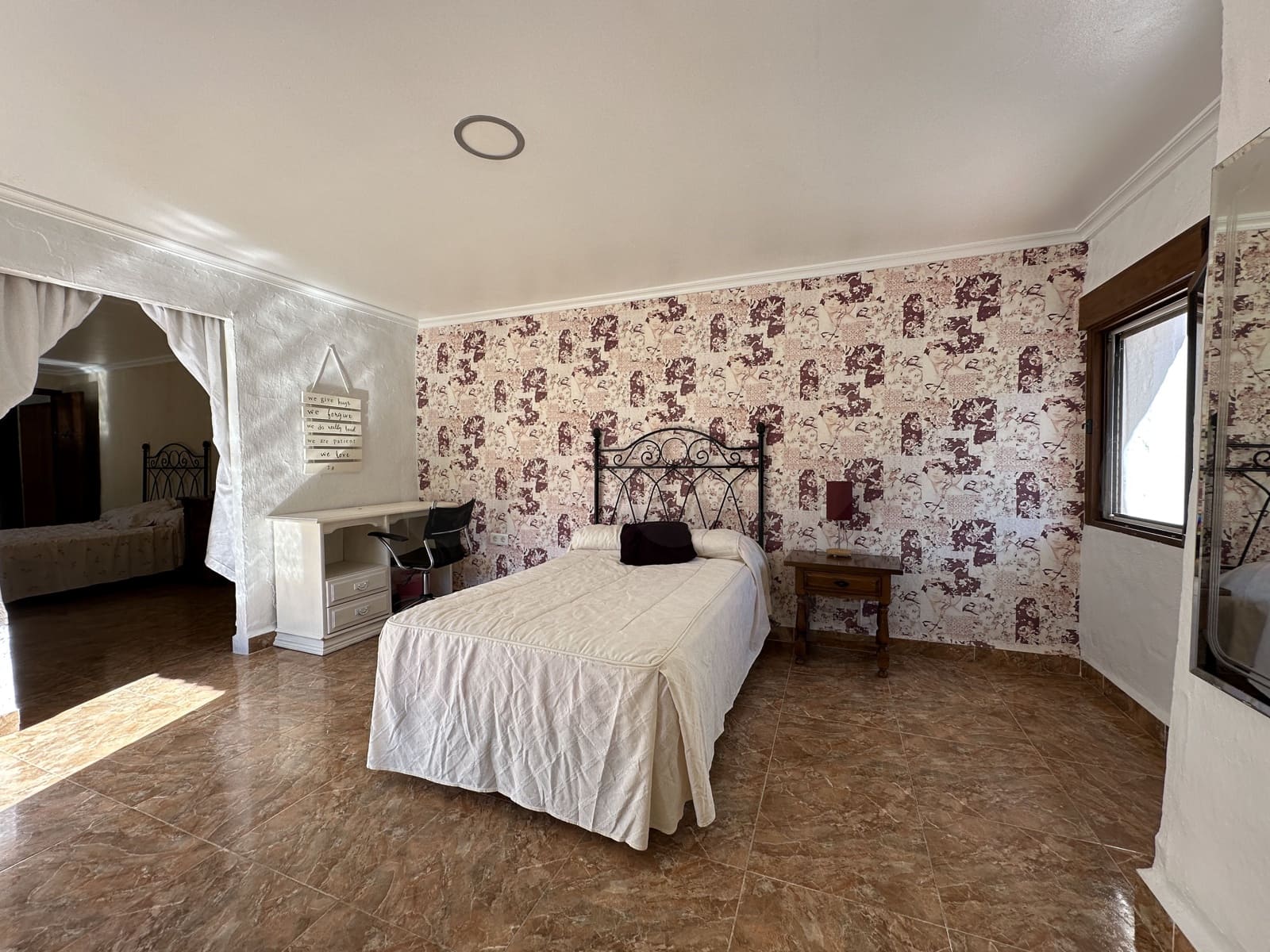6 bedroom Townhouse for sale in Casabermeja - € 250,000 (Ref: 10182016)