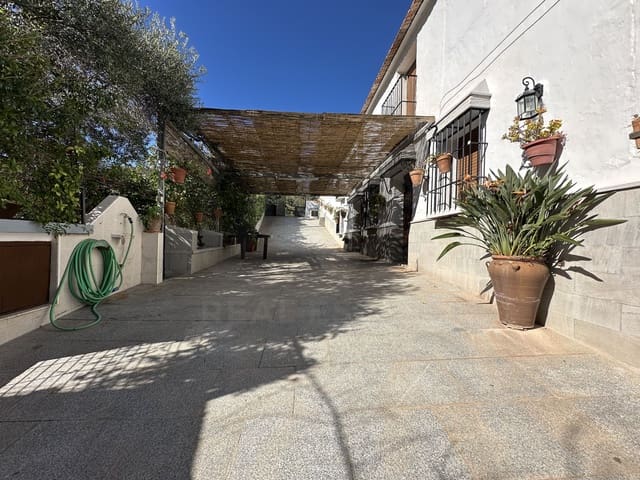 6 bedroom Townhouse for sale in Casabermeja - € 250,000 (Ref: 10182016)