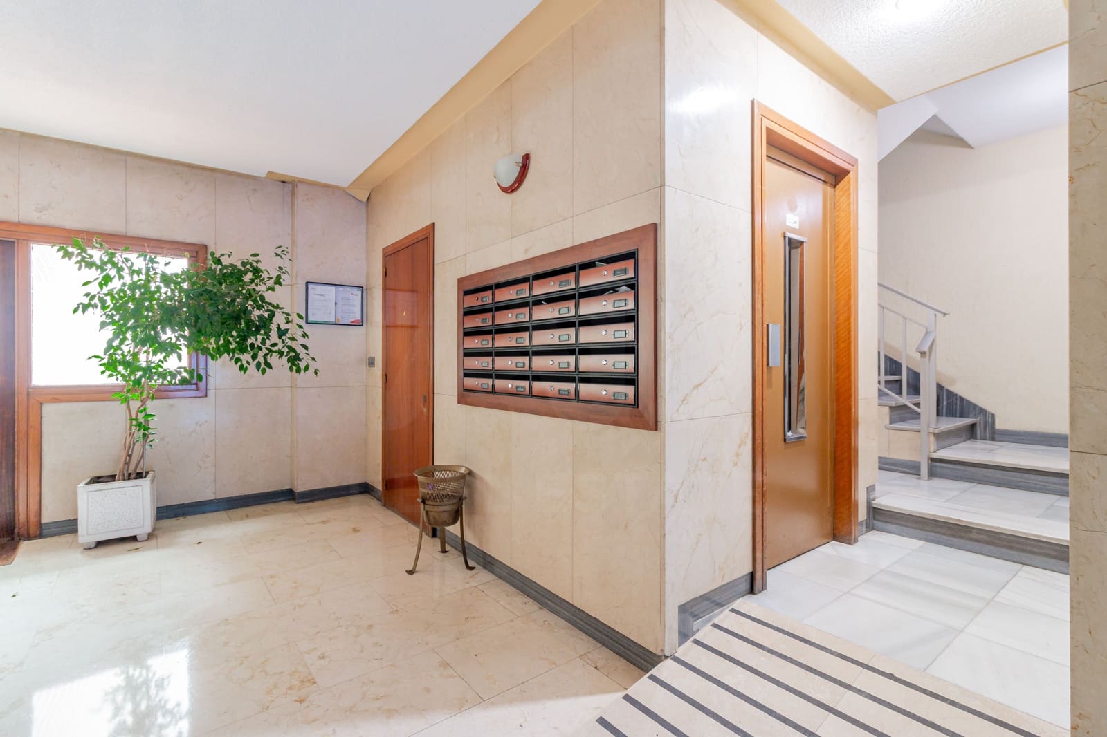 4 bedroom Apartment for sale in Madrid city - € 479,000 (Ref: 10182382)