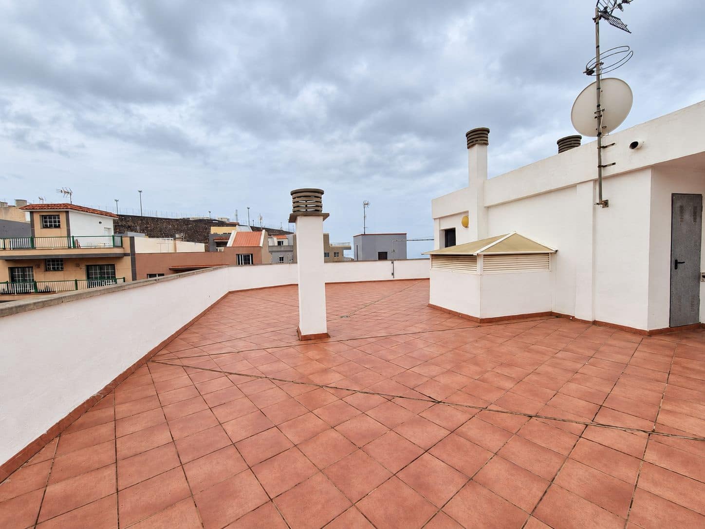 3 soveværelse Lejlighed til salg i San Cristobal de La Laguna med garage - € 220.000 (Ref: 10182383)