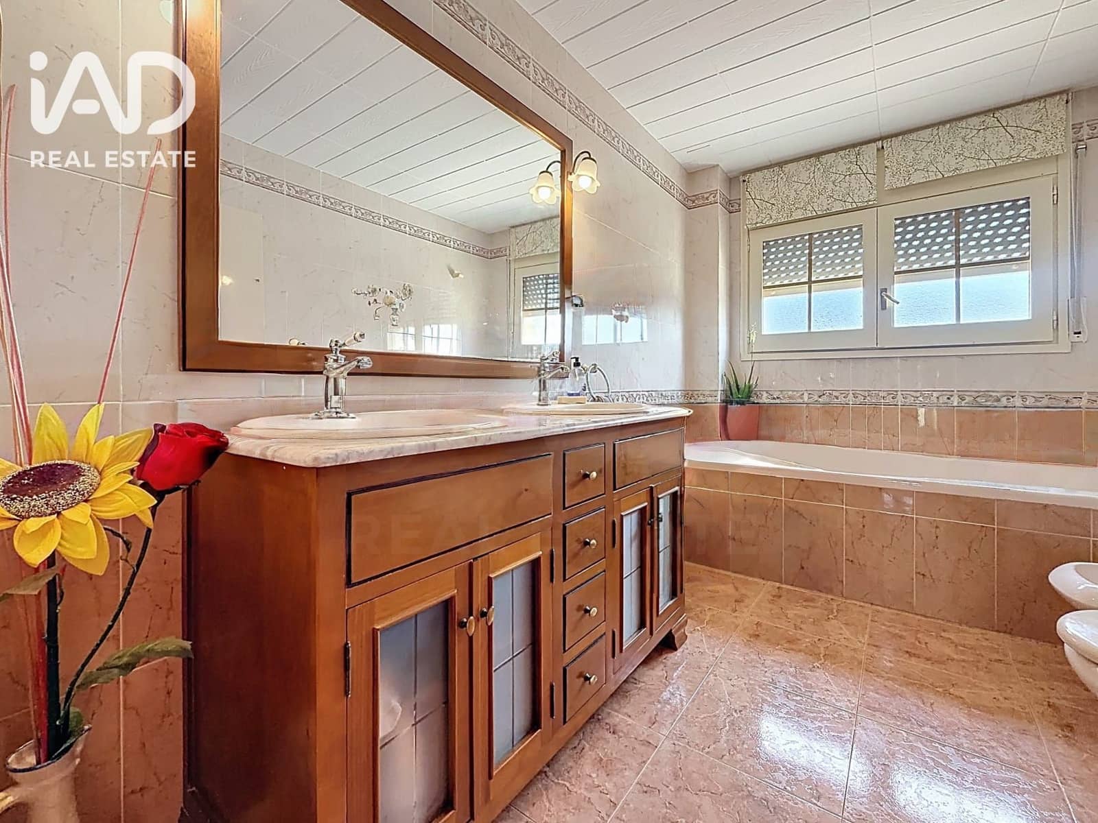 5 chambre Maison de Ville à vendre à Roda de Bara avec garage - 845 000 € (Ref: 10182386)