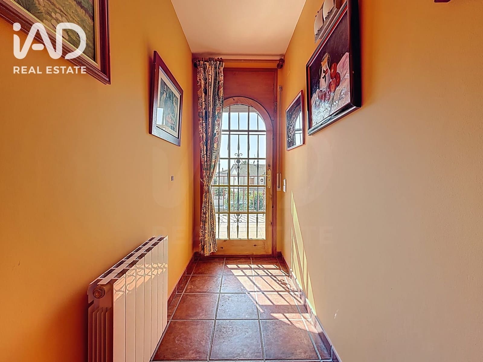 5 chambre Maison de Ville à vendre à Roda de Bara avec garage - 845 000 € (Ref: 10182386)