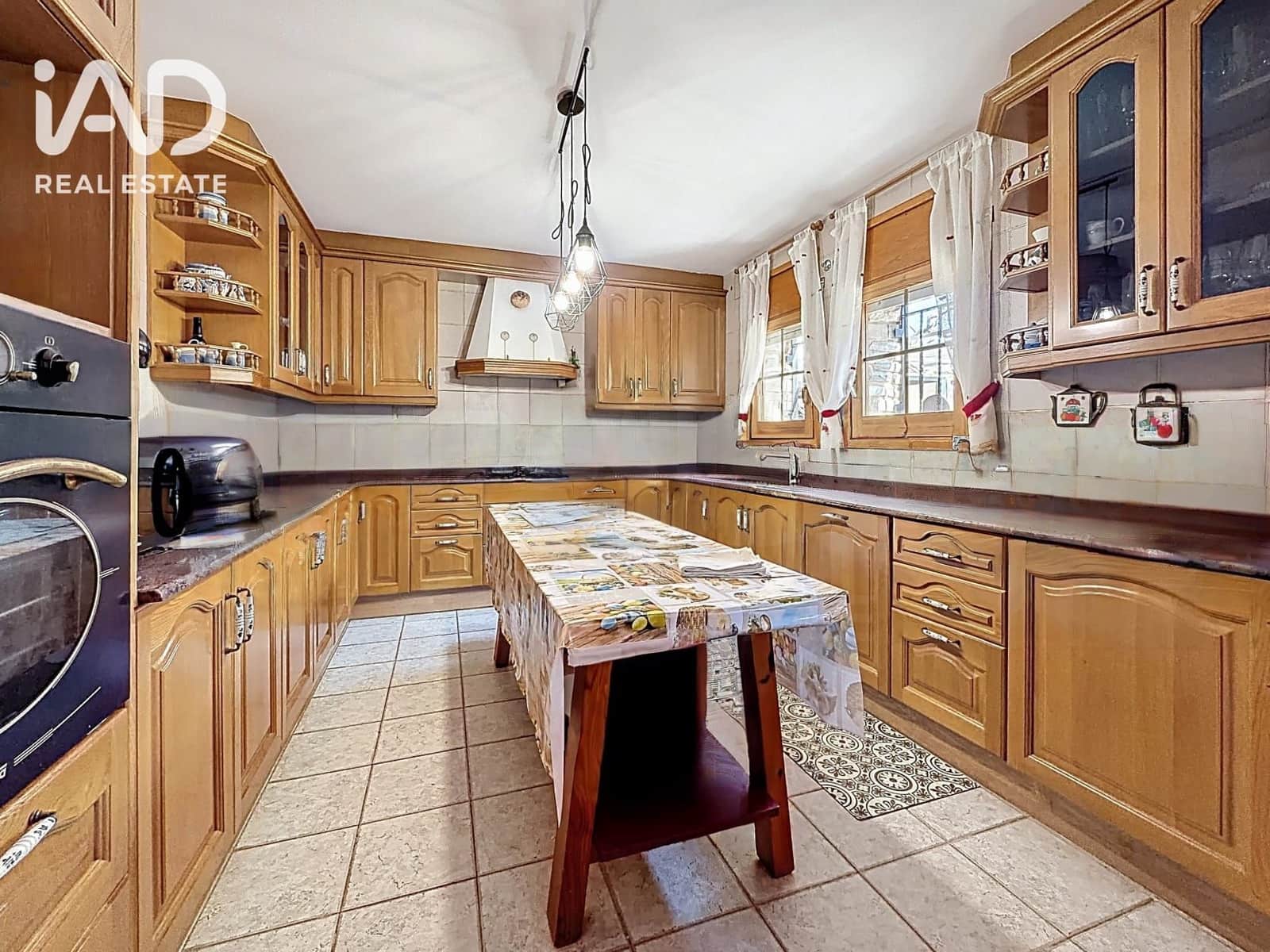 5 chambre Maison de Ville à vendre à Roda de Bara avec garage - 845 000 € (Ref: 10182386)