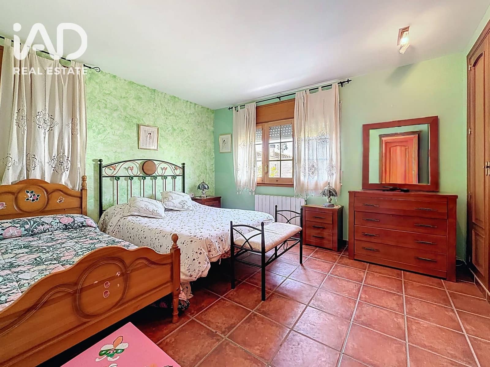 5 chambre Maison de Ville à vendre à Roda de Bara avec garage - 845 000 € (Ref: 10182386)