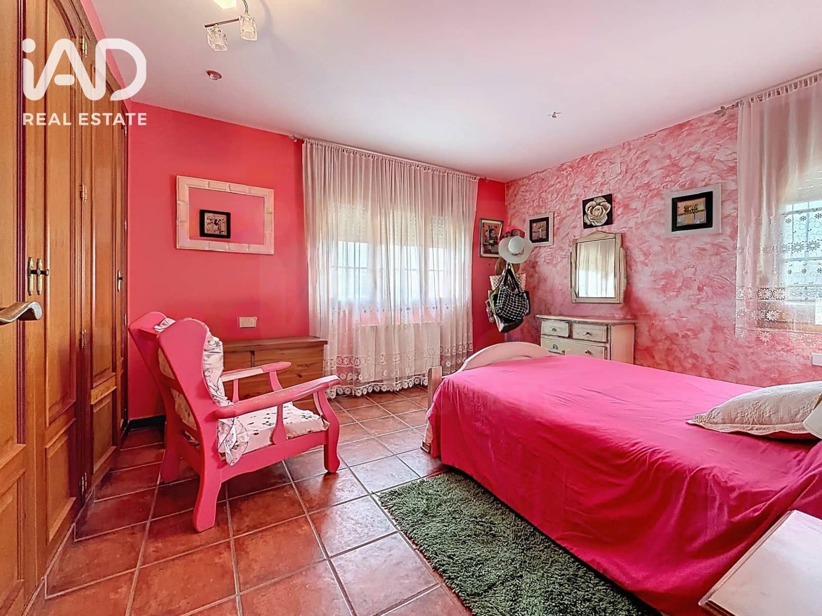 5 chambre Maison de Ville à vendre à Roda de Bara avec garage - 845 000 € (Ref: 10182386)