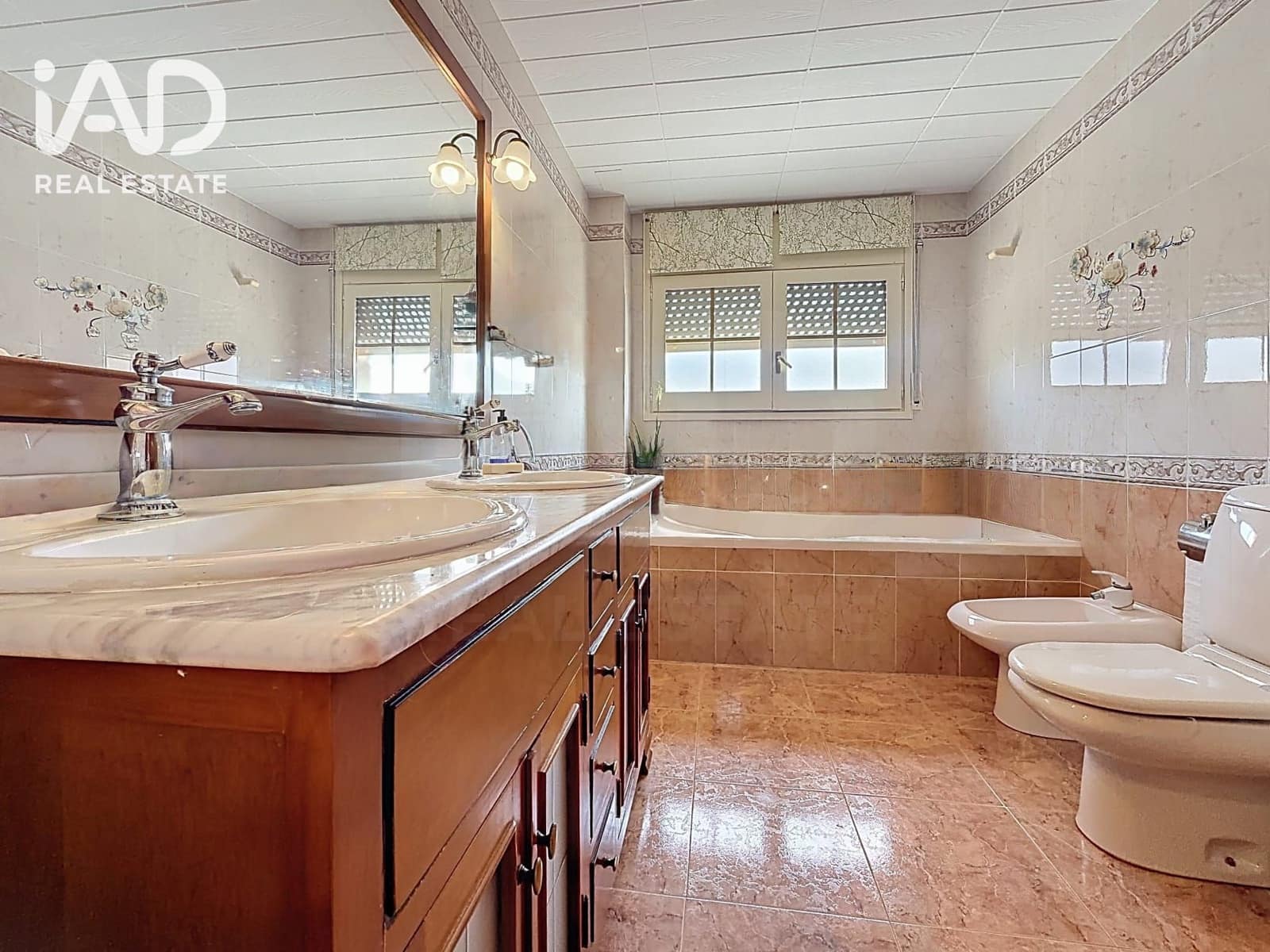 5 chambre Maison de Ville à vendre à Roda de Bara avec garage - 845 000 € (Ref: 10182386)