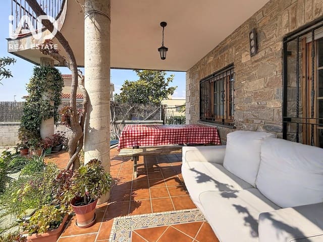 5 quarto Casa em Banda para venda em Roda de Barà com garagem - 845 000 € (Ref: 10182386)