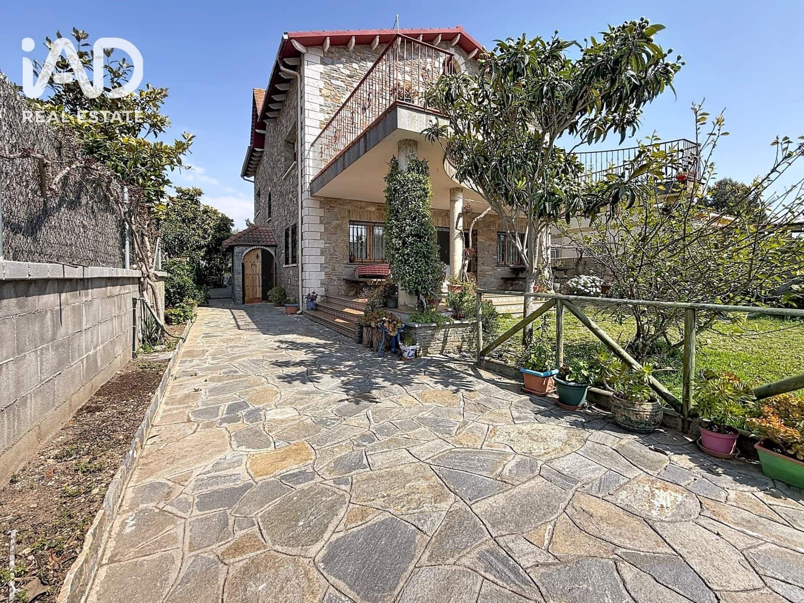 5 chambre Maison de Ville à vendre à Roda de Bara avec garage - 845 000 € (Ref: 10182386)